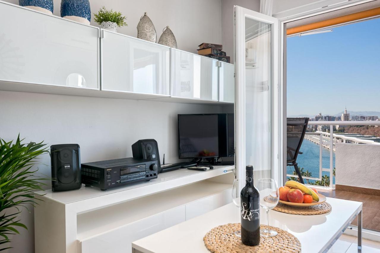 Susana Beach Apartment In Malaga By Solaga Holiday Homes Екстериор снимка