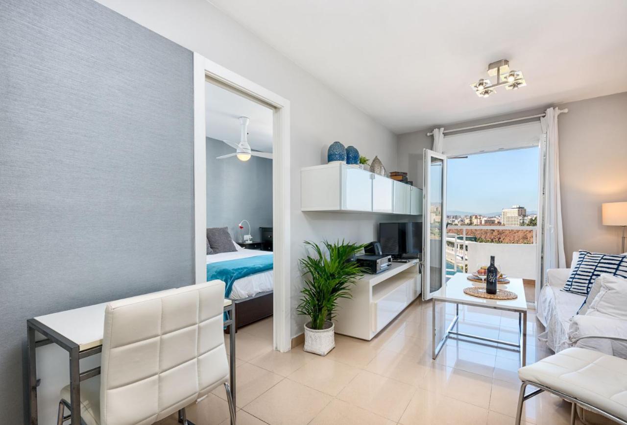 Susana Beach Apartment In Malaga By Solaga Holiday Homes Екстериор снимка