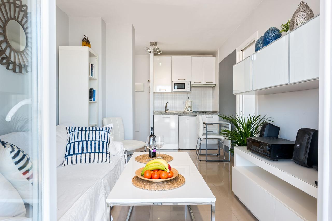 Susana Beach Apartment In Malaga By Solaga Holiday Homes Екстериор снимка